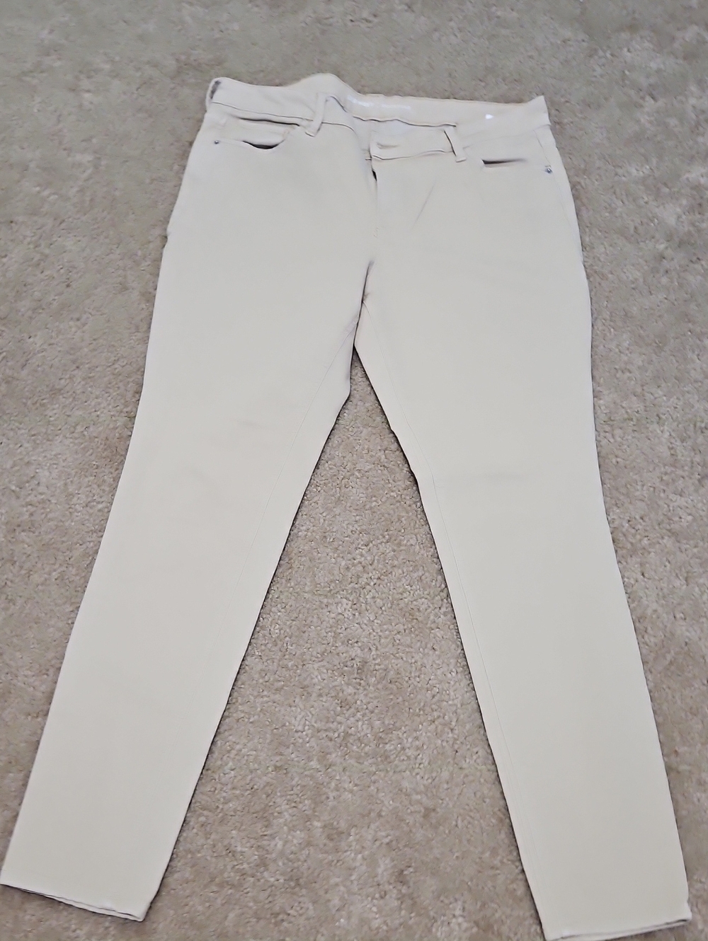 Old Navy Skinny Jeans in Cream